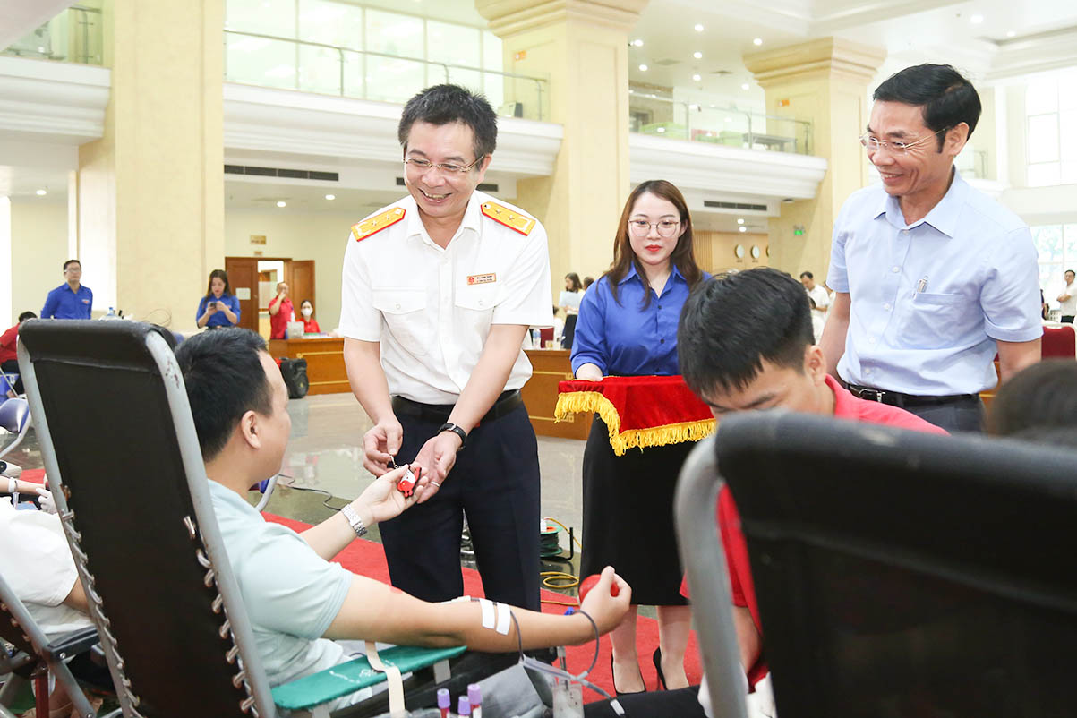 Tầm Quan Trọng của Hành Động Hiến Máu